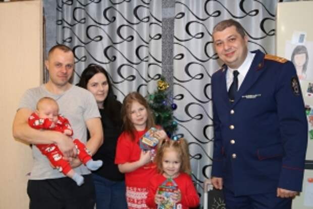 Руководитель следственного управления принял участие во Всероссийской акции «Елка желаний»