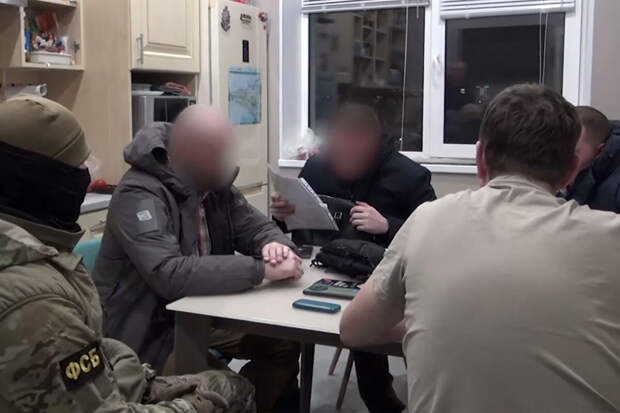 ФСБ показала задержание коммерсантов, похитивших у предприятий ОПК 460 млн руб