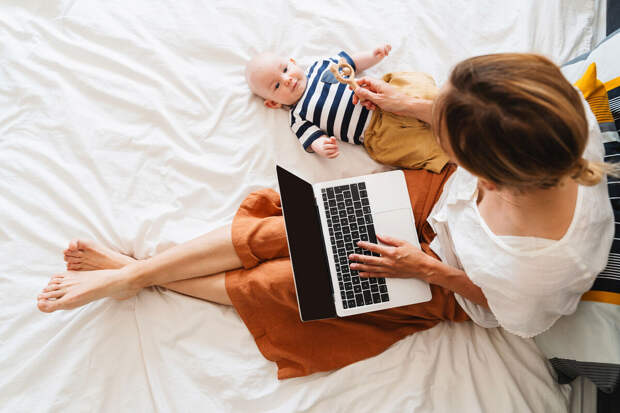 Эксперт Гуляева: ранний выход из декрета на работу сохраняет карьерную динамику