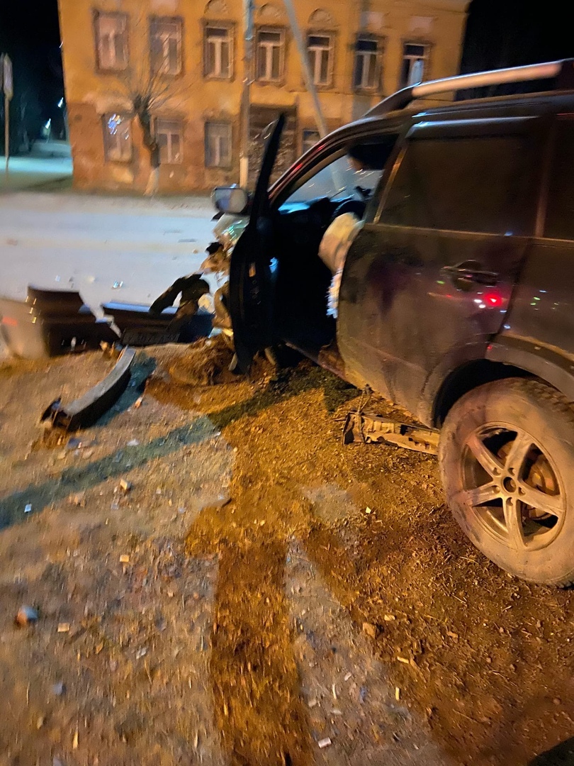 Стали известны подробности ДТП с  девушкой и столбом в Бежецке