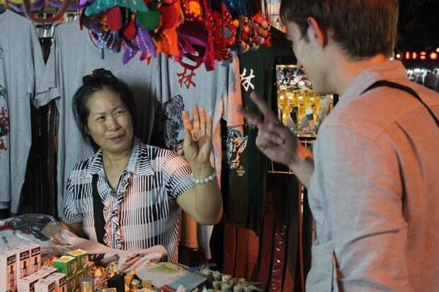 Как правильно торговаться? Правила выгодного шопинга в разных странах