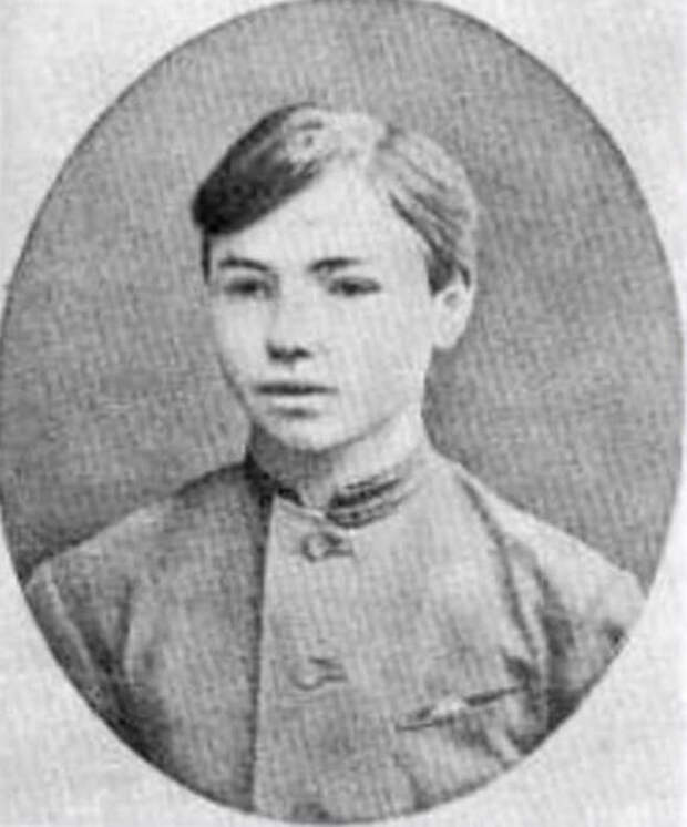 Валерий Брюсов в юности. Фото: https://24smi.org Валерий Брюсов в юности. Фото: https://24smi.org