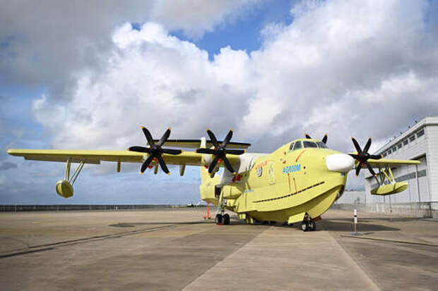 Разработанный КНР самолет-амфибия AG600 поступил в серийное производство