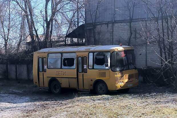 В Запорожской области ВСУ обстреляли школу и детские автобусы в Васильевке