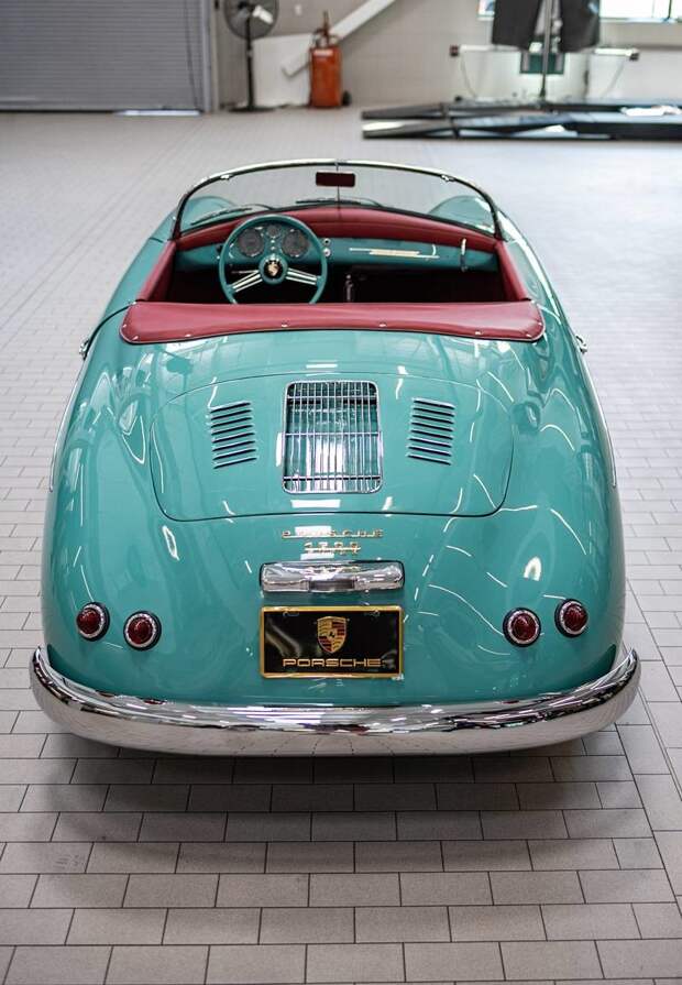 Отреставрированный Galpinized Porsche 356 Speedster 1955 года