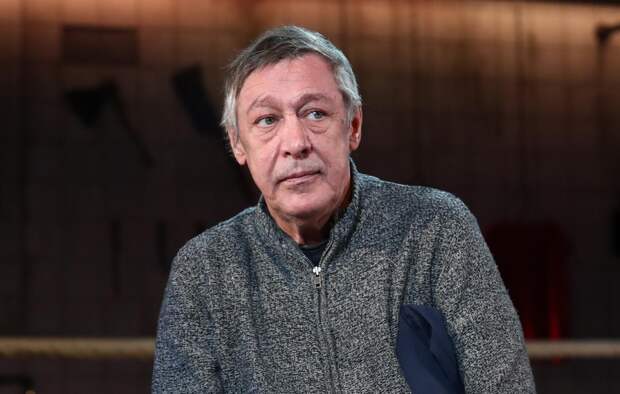 Зрительница спектакля Ефремова посоветовала ему «срочно делать пластику»