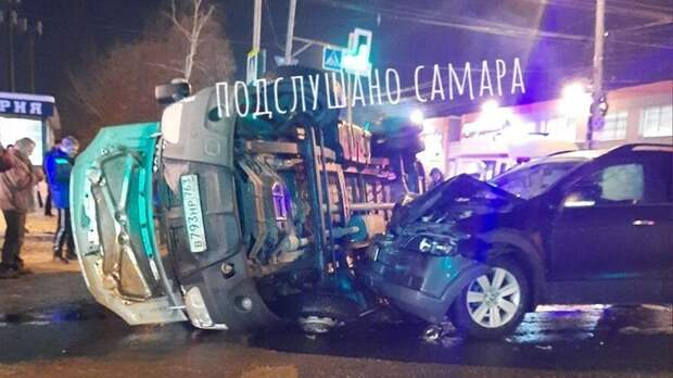 Авария дня. Четыре человека пострадали в ДТП с участием скорой помощи в Самаре
