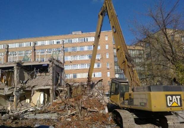 Как защитить автомобиль при сносе здания? (15 фото) Как защитить автомобиль при сносе здания? (15 фото)
