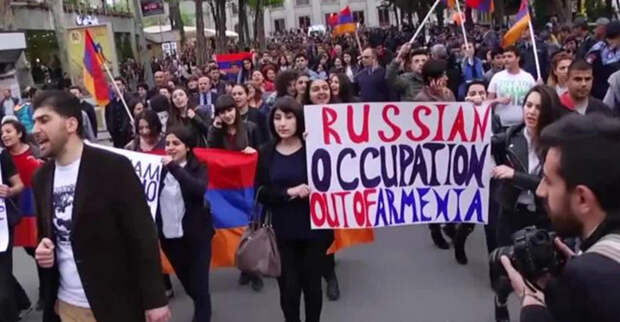 Они кричат «Россия помоги», а слышно «Россия уходи»