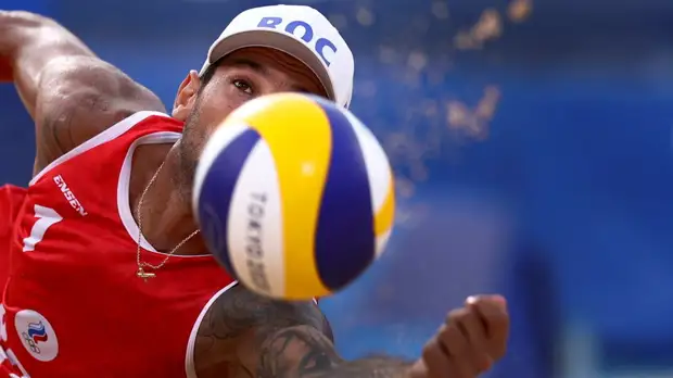 Красильников и Стояновский проиграли латвийцам на олимпийском турнире по пляжному волейболу