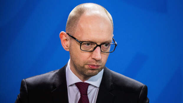 Премьер-министр Украины Арсений Яценюк во время визита в Берлин. 7 января 2014 Премьер-министр Украины Арсений Яценюк во время визита в Берлин. 7 января 2014