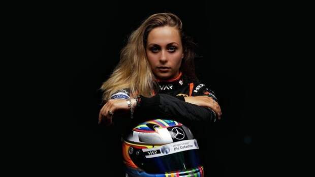 Немецкая гонщица Флёрш обратилась к болельщикам  после аварии на Гран-при «Формулы-3» в Макао