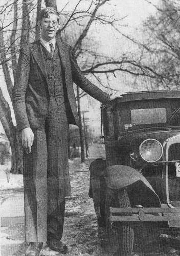 Robert-Wadlow-and-car