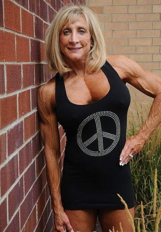 Шейла, 63 года, владелица Iron City Gym. "Занимаясь, я не старею" возраст, интересное, качки. красиво, пожилые, сила, фитнес, фитоняшки