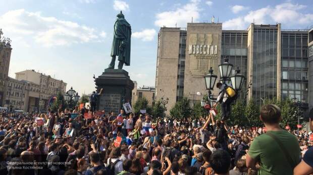 Эффект минимален, главное – картинка для Запада: эксперт о провале митинга сторонников Навального в Москве