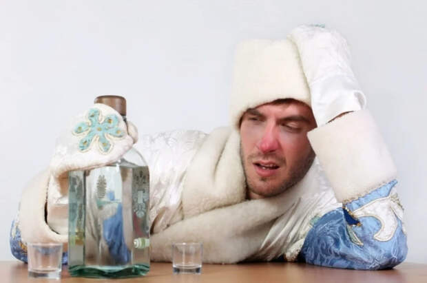 Нарколог назвал лучшие средства для снятия похмелья