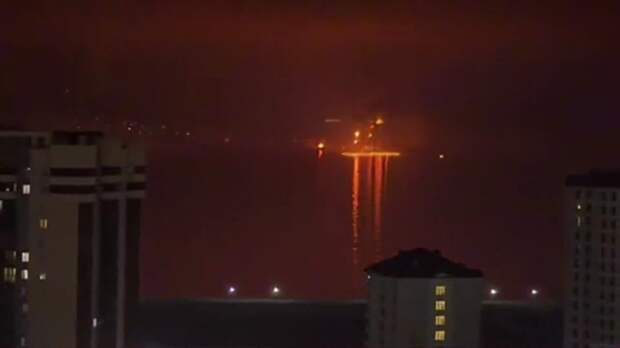 В Новороссийске горит нефтеналивной терминал https://t.me/webmoney_dn/319088Video: Видео от Донецкая группа новостей|Донецк.ДНР