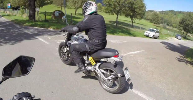 Новейший Ducati Scrambler «пойман» на дороге - Фото 2