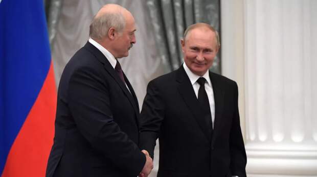 Лукашенко рассказал об обсуждении с Путиным проекта железной дороги