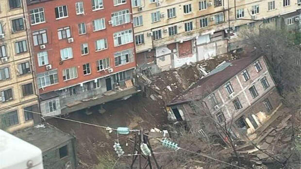 В Дагестане из-за сильного ливня обрушился жилой дом