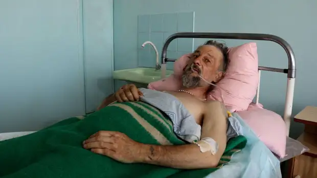 Пленный украинский разведчик поблагодарил медиков ЛНР за спасение своей жизни