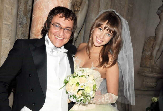 Свадьба Полины Наградовой и Дмитрия Диброва — оба выглядят вполне довольными, особенно Дмитрий  