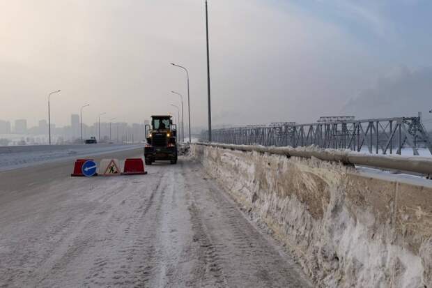 Снежные валы на 4 мосту назвали недопустимыми в прокуратуре Новосибирска