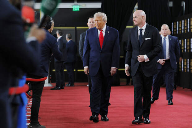 На главу ФИФА Инфантино подали жалобу, связанную с публичной поддержкой Трампа