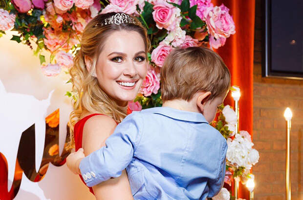 Мария Кожевникова отметила 35-летие в кругу друзей и близких