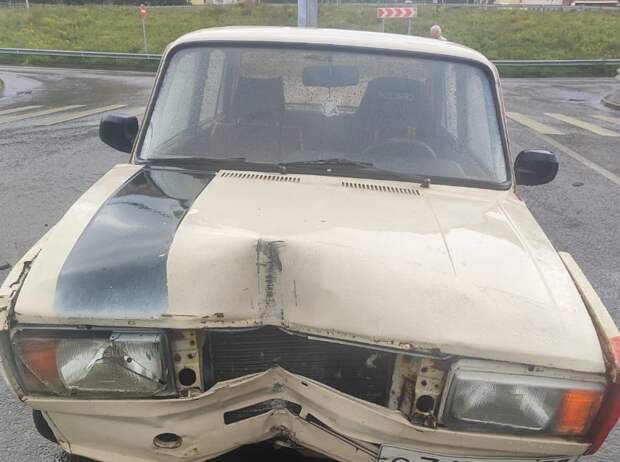 Во Владимире молодой водитель сбил дорожный знак на улице Сперанского