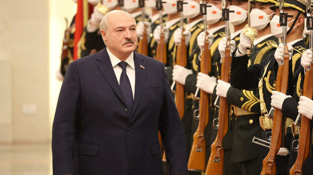 Лукашенко пообещал мгновенный ответ при нападении на Белоруссию