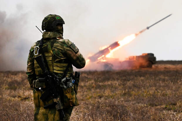 Новости СВО. ВС РФ штурмуют Славянск, освободили почти всю ДНР, ВСУ теряют позиции в Сумщине, Киев получил ракеты для Patriot,