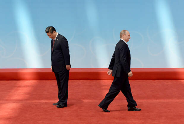 Си Цзиньпин и Владимир Путин (слева направо), 21 мая 2014 года