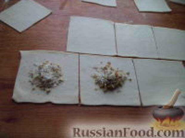 Фото приготовления рецепта: Шарики на кефире с ореховой начинкой - шаг №11