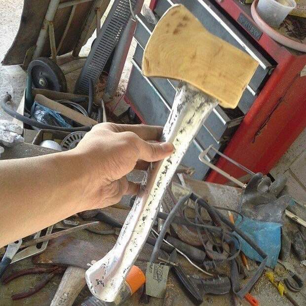 деревянный топор