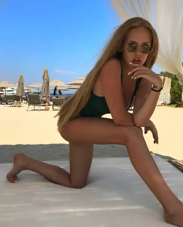 Оксана Невеселая: учительница из Минска с идеальными формами покорила  интернет