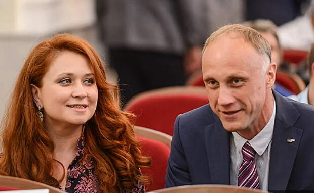 Жена депутата Госдумы из Челябинска Колесникова ушла на СВО