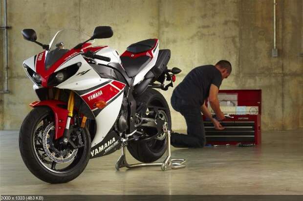 Фотографии спортбайка Yamaha YZF-R1 2012