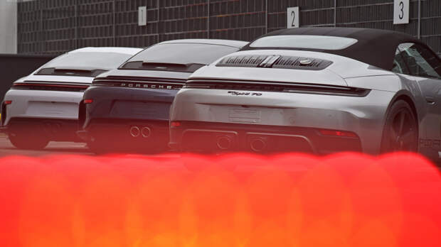 Porsche отзовет более 173 тысяч автомобилей из-за сбоя камеры заднего вида