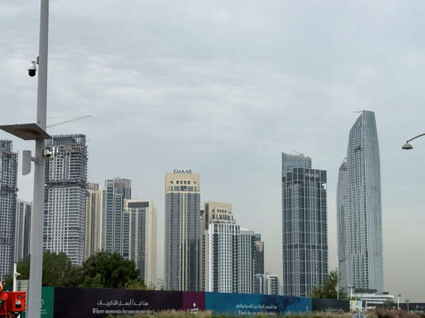 Застрявшие в Дубае россияне требовали шведский стол с лобстерами и черной икрой