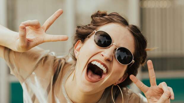 Женщина-праздник: почему этот типаж привлекает сильный пол и что за ним скрывается