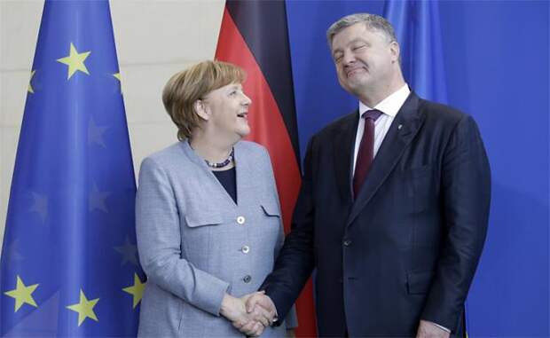 На фото: Ангела Меркель и Петр Порошенко