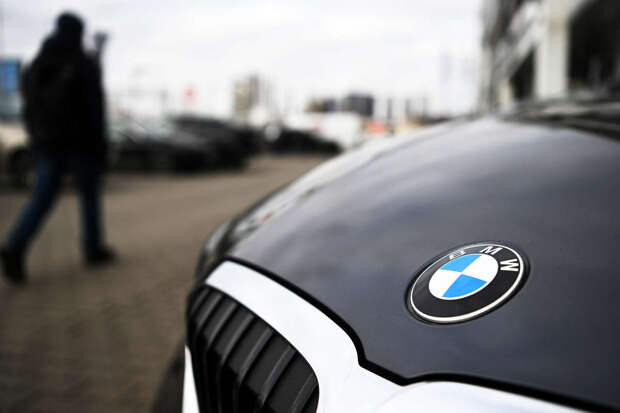 Дептранс Москвы: BMW чаще других попадают на спецстоянку из-за долгов владельцев