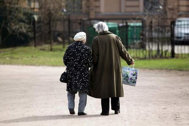 В Петербурге пенсионеры потеряли больше 7,2 млн рублей после звонка мошенников