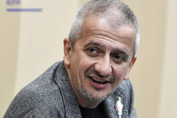 Богомолов ответил на требование выпускников МХАТ снять его с должности ректора