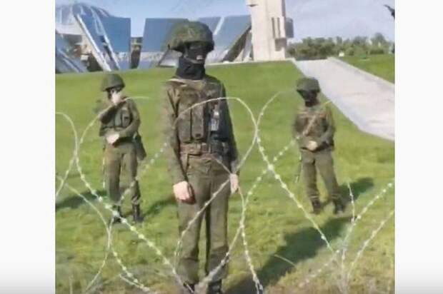 Лукашенко привлёк маленьких детей к охране правопорядка в Минске Лукашенко привлёк маленьких детей к охране правопорядка в Минске