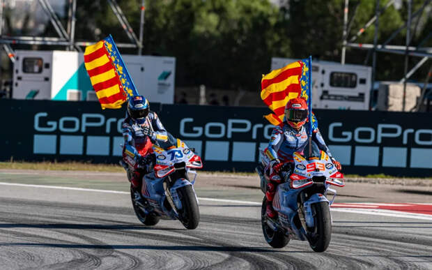 Сказка в мотогонках: братья забрали первые два места ЧМ. Титаны Маркесы – в истории! — F1 — королева автоспорта!