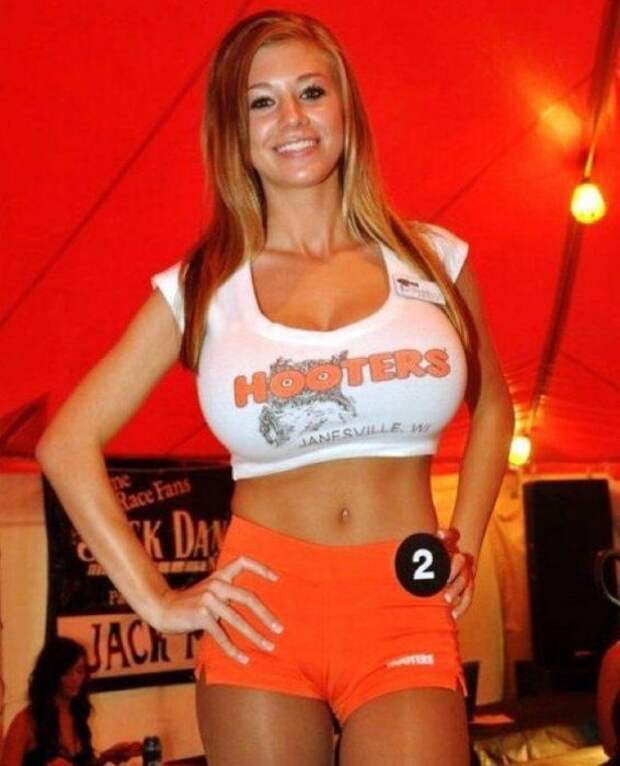 Симпатичные девушки из ресторана HOOTERS (46 фото)
