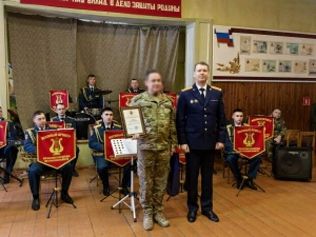 Руководитель следственного управления СК России по Брянской области навестил военнослужащих и вручил ведомственные награды сотрудникам военного госпиталя