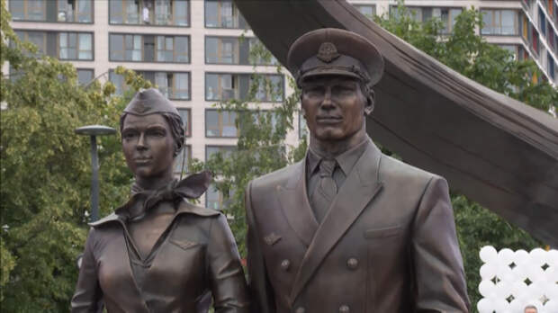 В Москве открыли памятник в честь 100-летия российской гражданской авиации